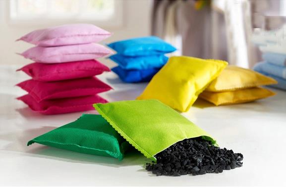 4. Smakas absorbējošas aktivētās kokogles maisiņš.jpg 4. Odor Absorbing Activated Charcoal Bag.jpg